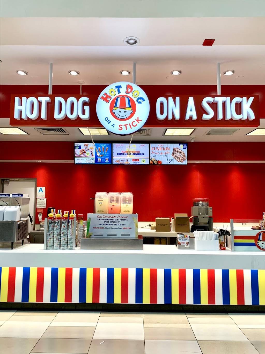 Hot Dog on a Stick | meal takeaway | 121 Los Cerritos Center, Cerritos, CA 90703, USA | 5628600384 OR +1 562-860-0384