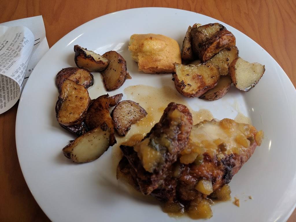 Boston Market | restaurant | 17507 Preserve Walk Ln, Tampa, FL 33647, USA | 8136323399 OR +1 813-632-3399