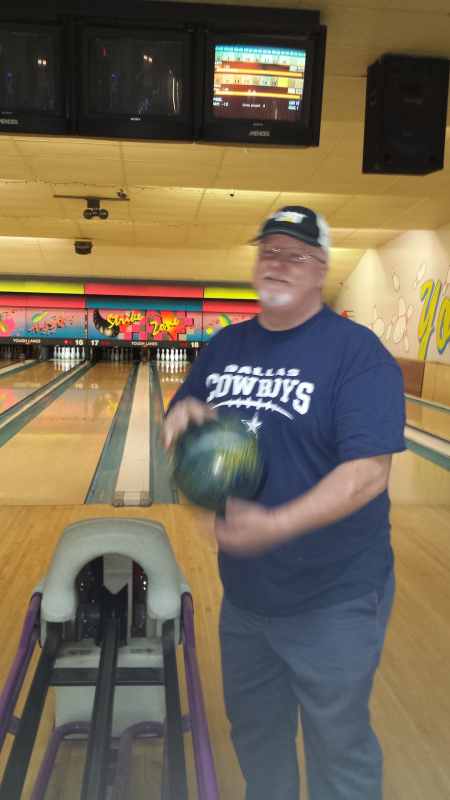 Yough Lanes | restaurant | 1045 University Dr, Connellsville, PA 15425, USA | 7246281255 OR +1 724-628-1255