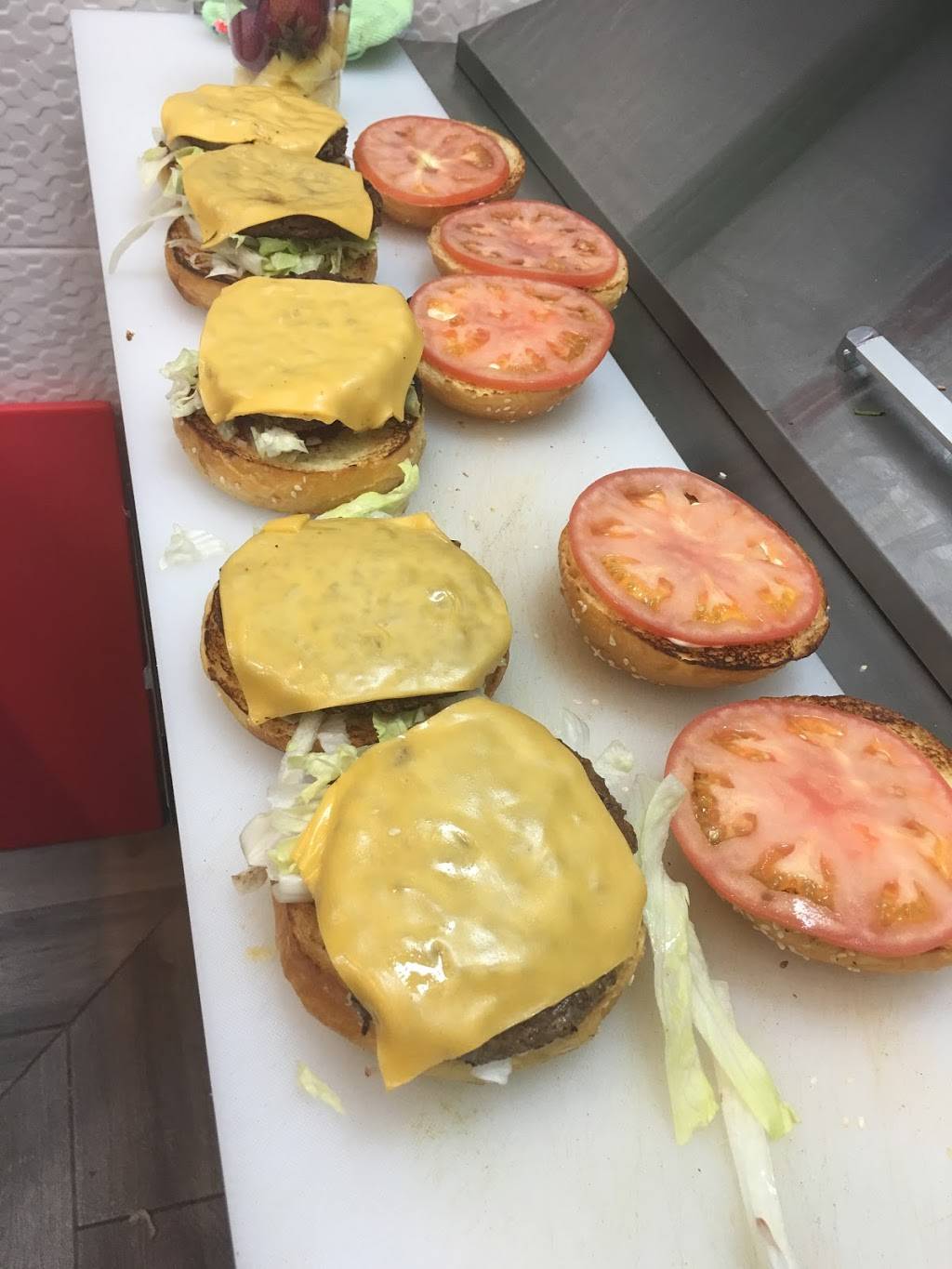 The Lunch Box (Deli And Grill) | restaurant | 204 Bushwick Ave, Brooklyn, NY 11206, USA | 3477630676 OR +1 347-763-0676