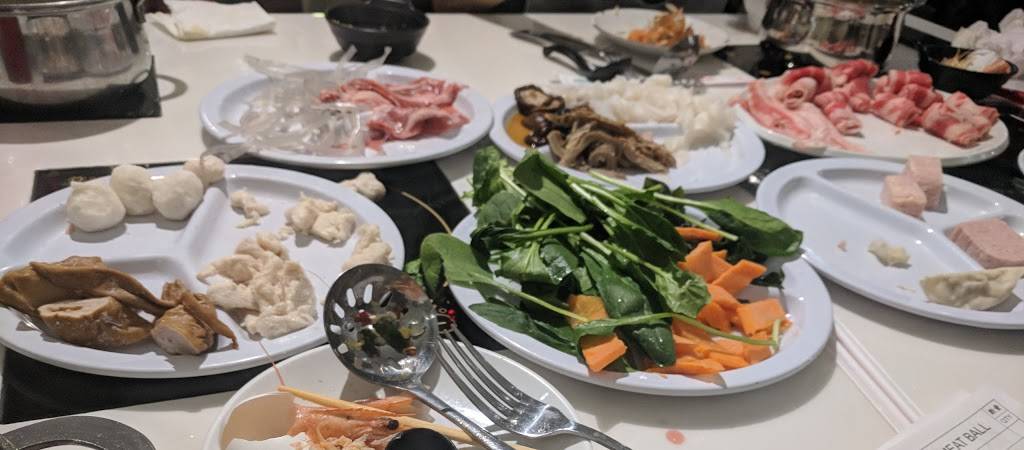 Huan Xi Chinese Restaurant | restaurant | 2428 N Murray Ave, Milwaukee, WI 53211, USA | 4149068888 OR +1 414-906-8888