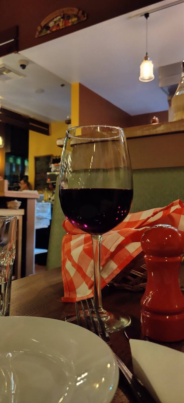 Trattoria Roma | restaurant | 140 2nd St, Petaluma, CA 94952, USA | 7079817807 OR +1 707-981-7807