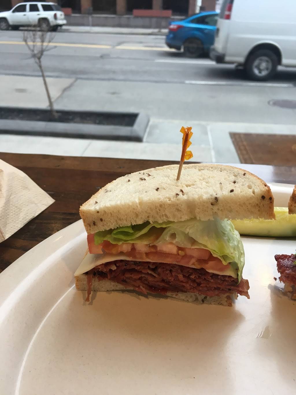 Als Deli | meal takeaway | 1717 E 9th St #101, Cleveland, OH 44114, USA | 2165899223 OR +1 216-589-9223