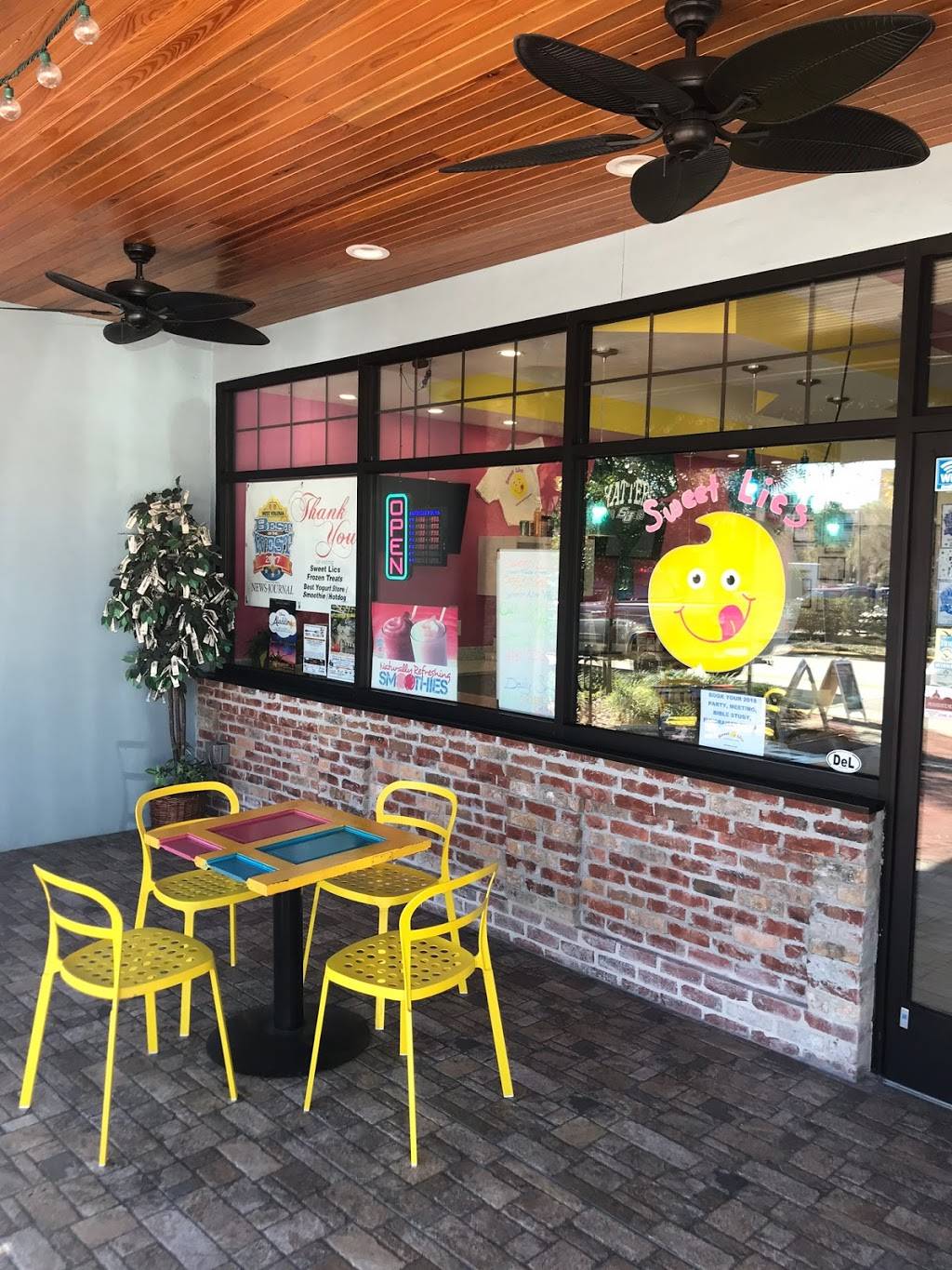 Sweet Lics Frozen Treats & More | restaurant | 224 N Woodland Blvd, DeLand, FL 32720, USA | 3868736433 OR +1 386-873-6433