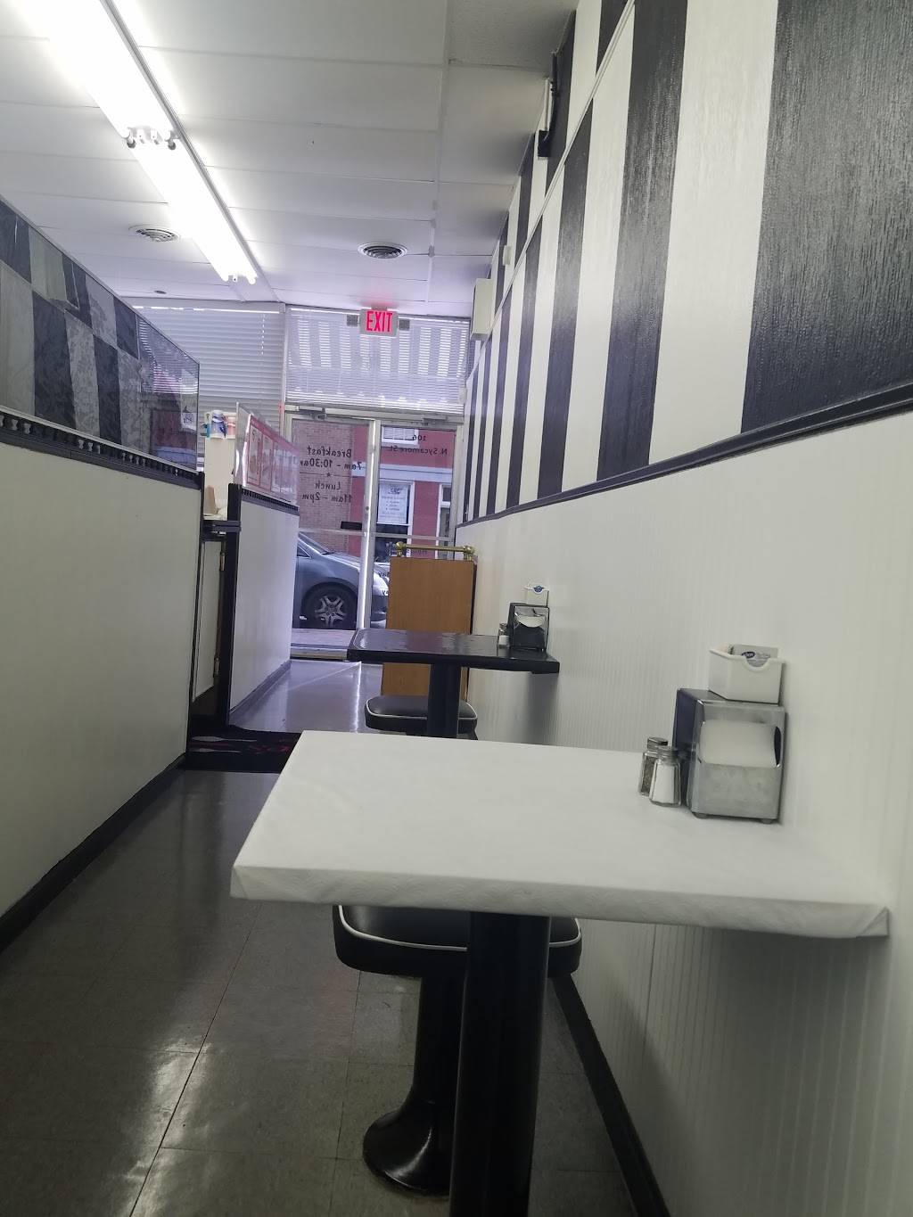 Dees Diner | restaurant | 106 N Sycamore St, Petersburg, VA 23803, USA | 8047223441 OR +1 804-722-3441