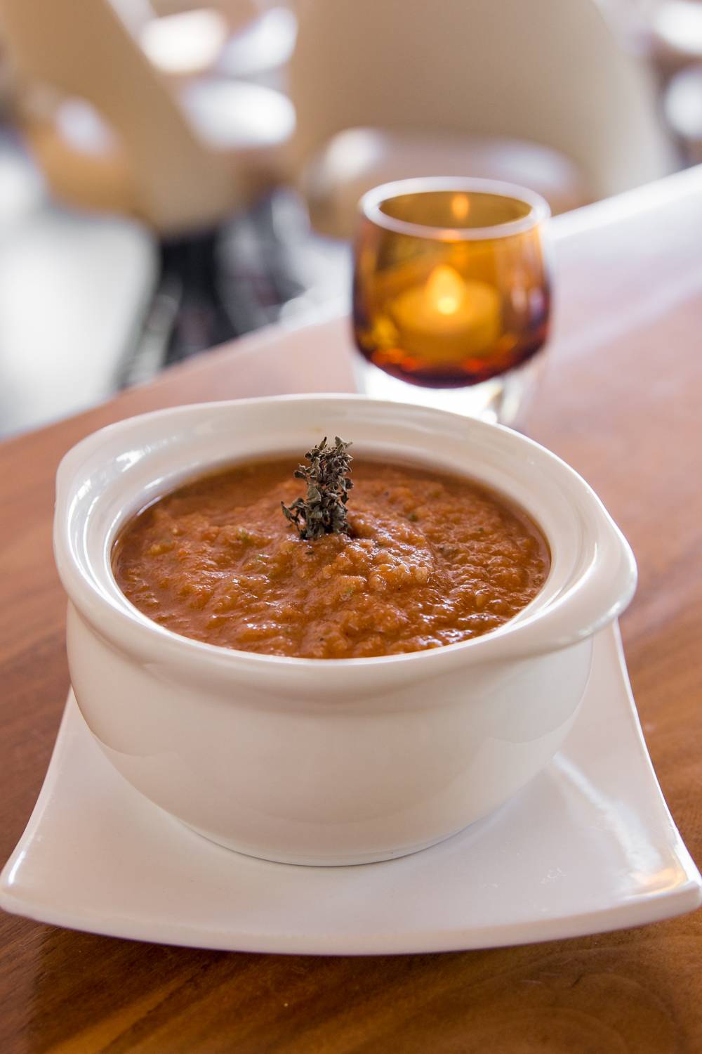 Pour Wine Bar | restaurant | 2755 NE Broadway St, Portland, OR 97232, USA | 9712027342 OR +1 971-202-7342