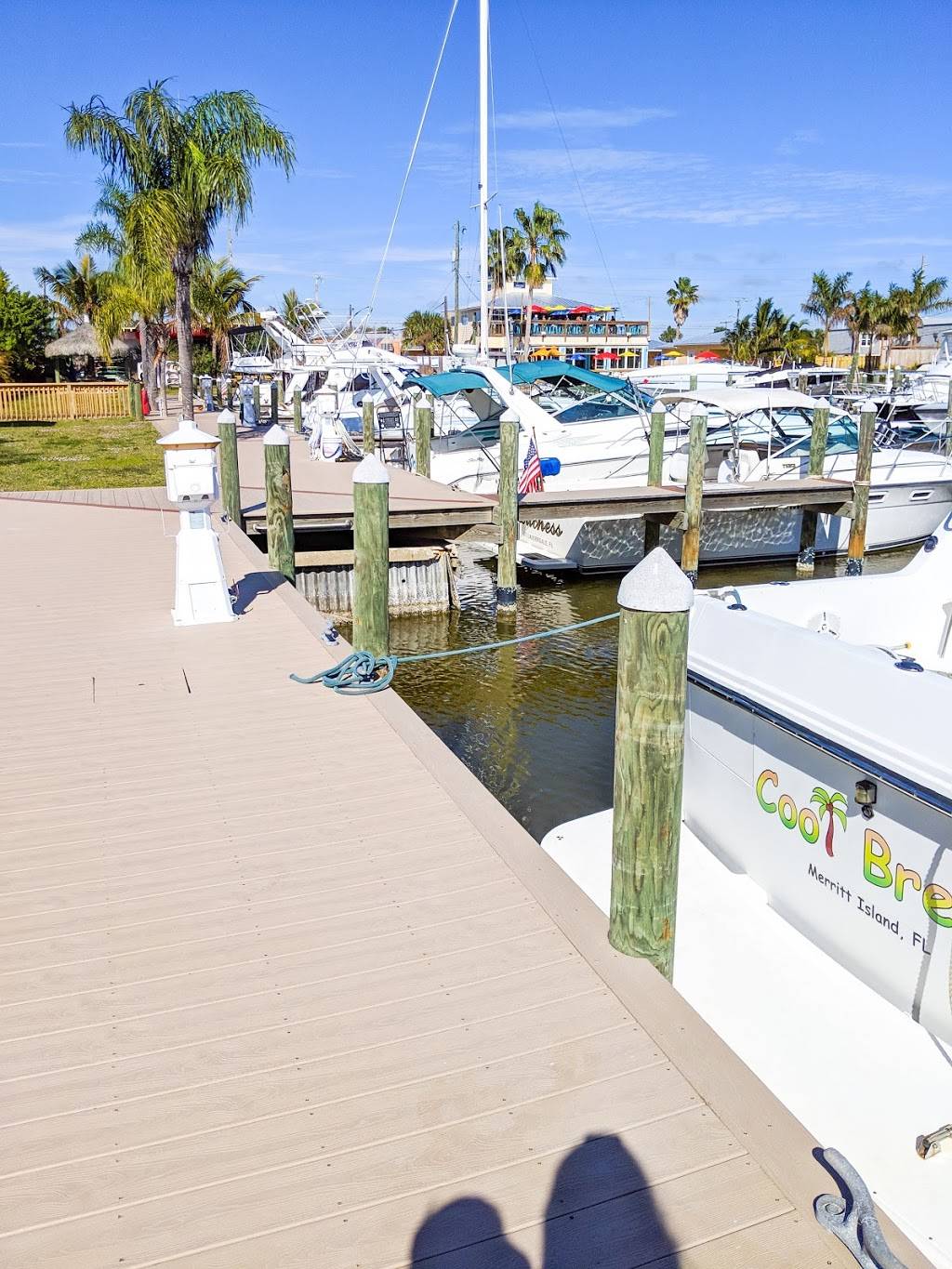Island Time Marina & Restaurant | restaurant | 400 W Cocoa Beach Causeway, Cocoa Beach, FL 32941, USA | 3216134852 OR +1 321-613-4852