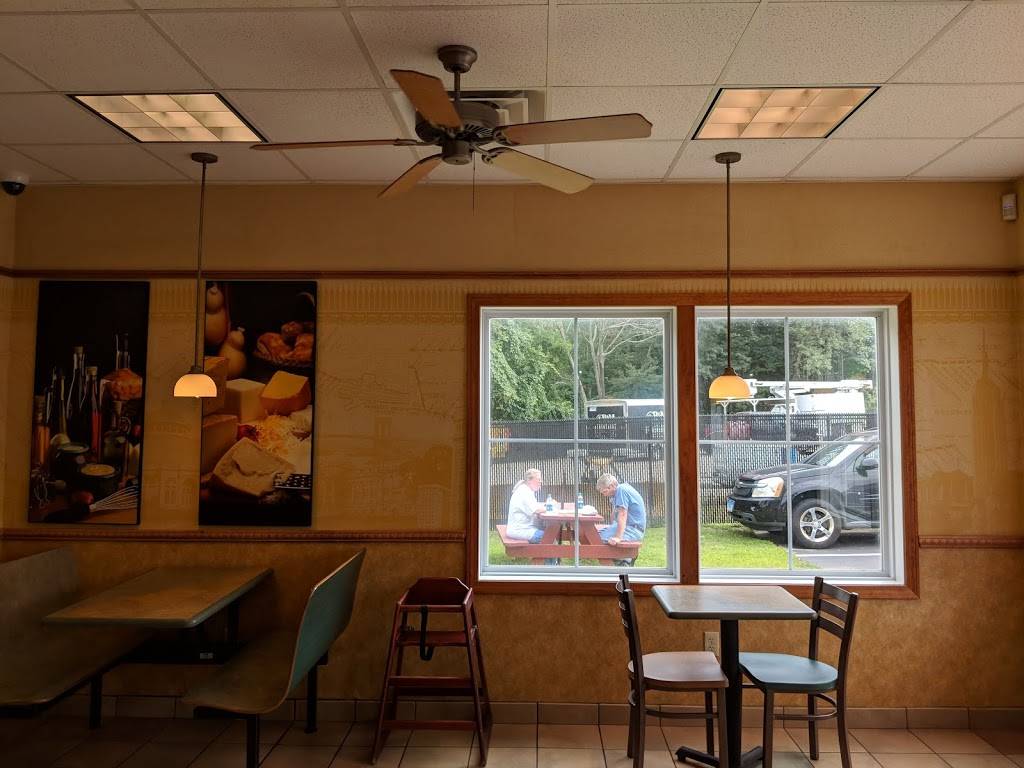 Subway | restaurant | 323 Clarks Falls Rd, North Stonington, CT 06359, USA | 8605995512 OR +1 860-599-5512