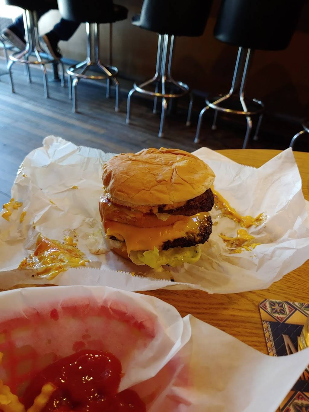 Crickets 7th St. Bar & Grille | restaurant | 120 W E 7th St, Auburn, IN 46706, USA | 2609259980 OR +1 260-925-9980