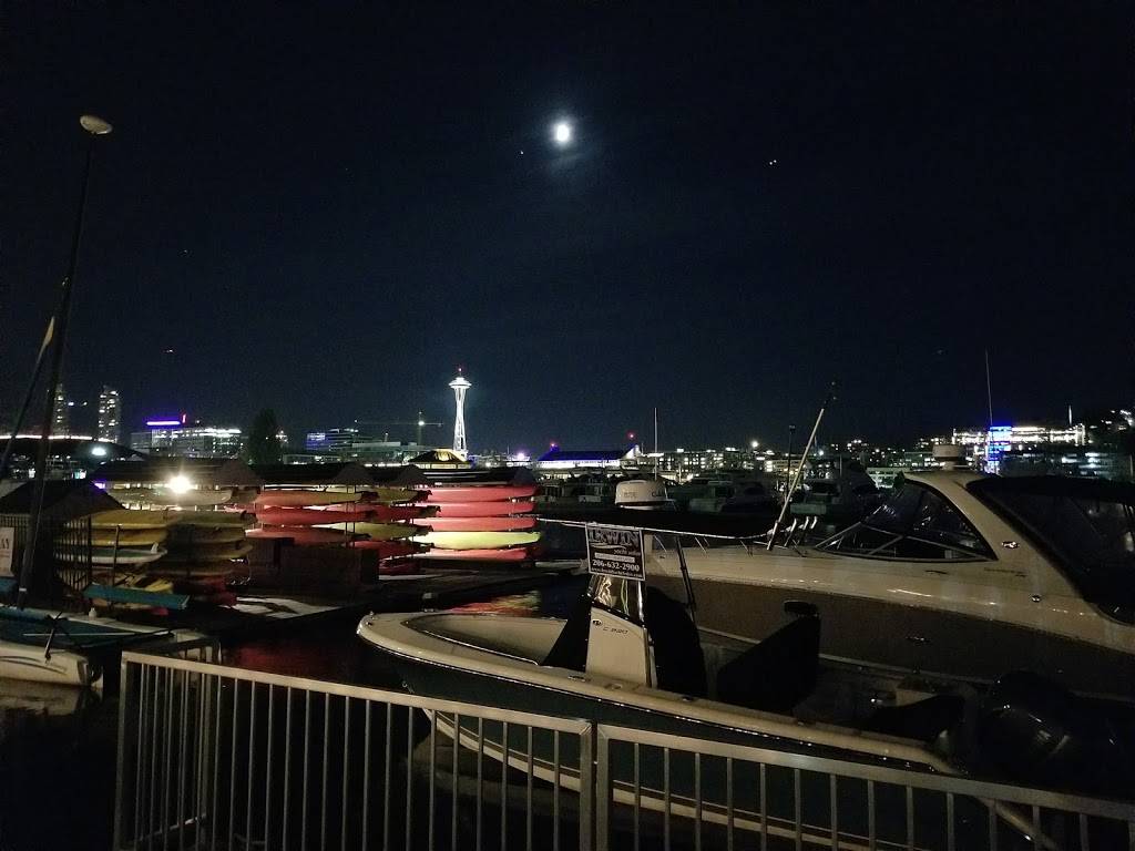 The White Swan Public House | restaurant | 1001 Fairview Ave N, Seattle, WA 98109, USA | 2065882680 OR +1 206-588-2680