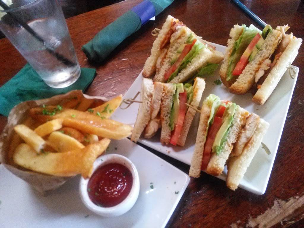 Finn McCools | restaurant | 2702 Main St, Santa Monica, CA 90405, USA | 3104521734 OR +1 310-452-1734