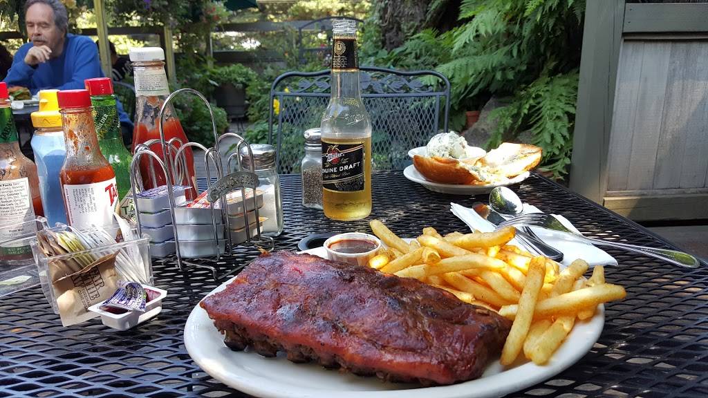Garden Grill | restaurant | 17132 CA-116, Guerneville, CA 95446, USA | 7078693922 OR +1 707-869-3922