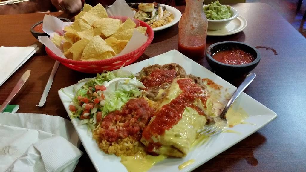 Dos Laredos Tex-Mex | restaurant | 1229 Washington St, Commerce, TX 75428, USA | 9038861234 OR +1 903-886-1234