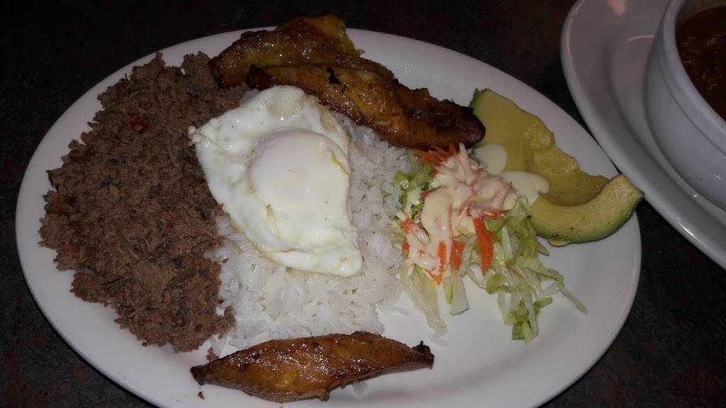 El Rinconcito Colombiano | restaurant | 226 Sumner St, Boston, MA 02128, USA | 8572660623 OR +1 857-266-0623
