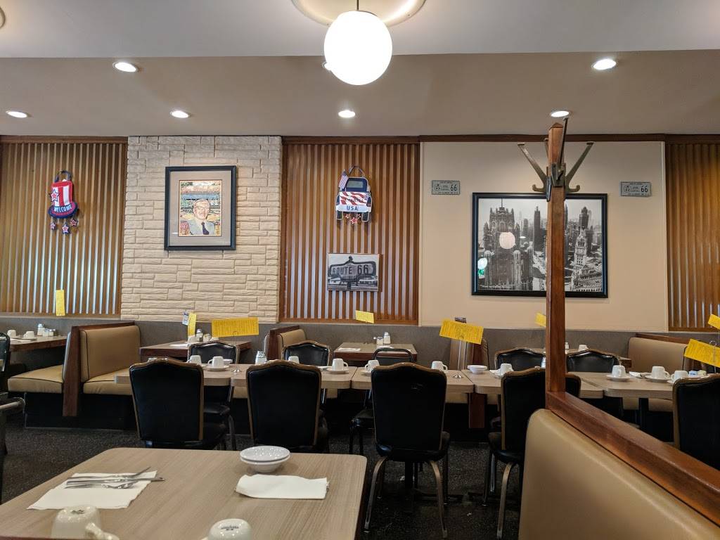 Lou Mitchells | restaurant | 565 W Jackson Blvd, Chicago, IL 60661, USA | 3129393111 OR +1 312-939-3111