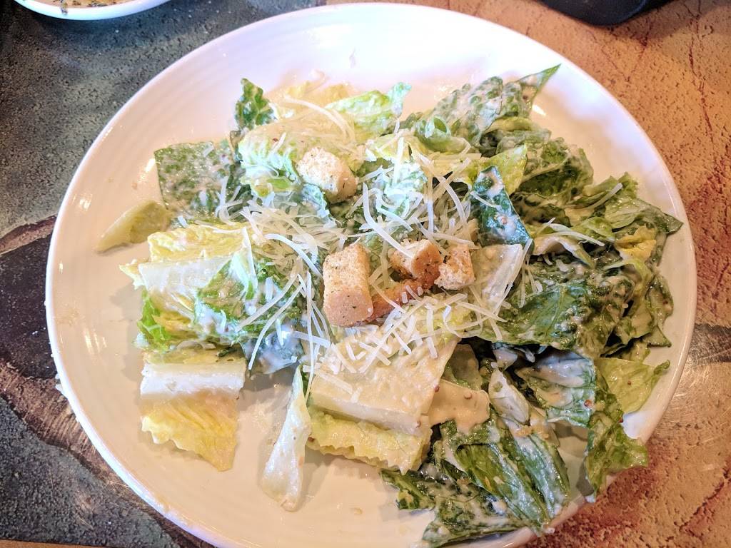 Carrabbas Italian Grill | restaurant | 210 W Day Rd, Mishawaka, IN 46545, USA | 5742479460 OR +1 574-247-9460