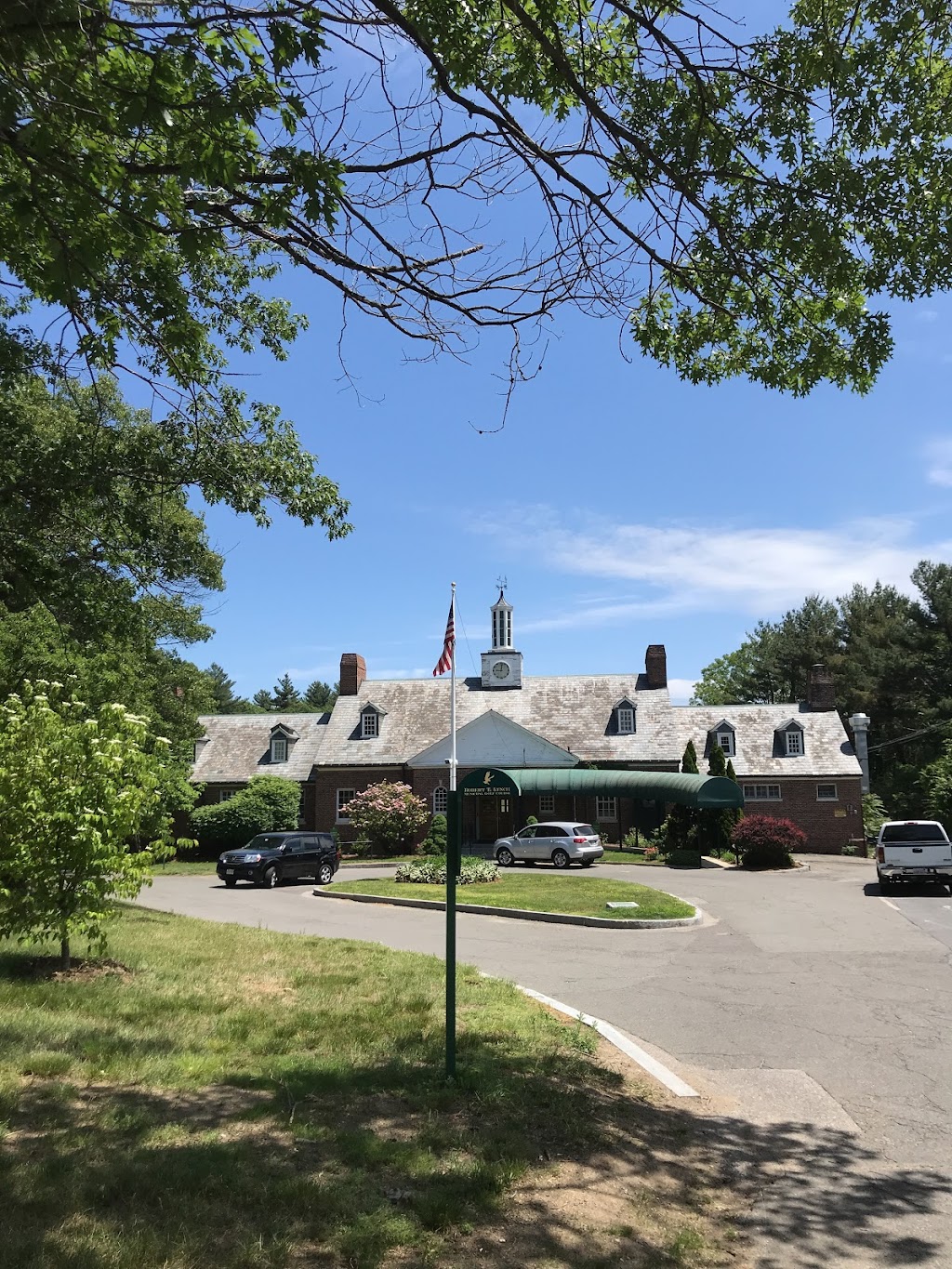 Robert T. Lynch Municipal Golf Course | restaurant | 1281 W Roxbury Pkwy, Chestnut Hill, MA 02467, USA | 6177302078 OR +1 617-730-2078