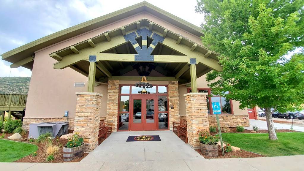 Lariat Lodge Brewing Company | restaurant | 12684 W Indore Pl, Littleton, CO 80127, USA | 3039790797 OR +1 303-979-0797