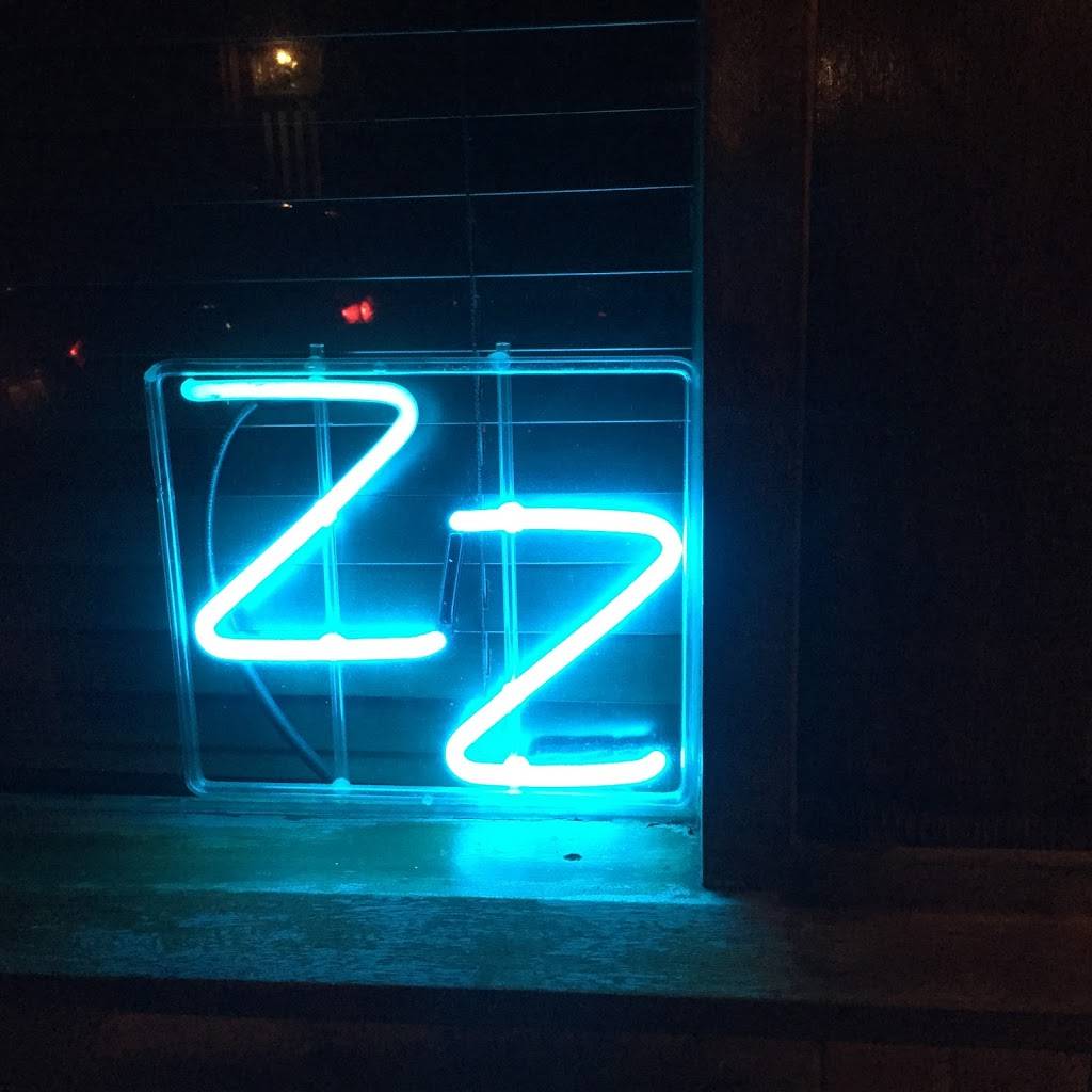 ZZs Clam Bar | restaurant | 169 Thompson St, New York, NY 10012, USA | 2122543000 OR +1 212-254-3000