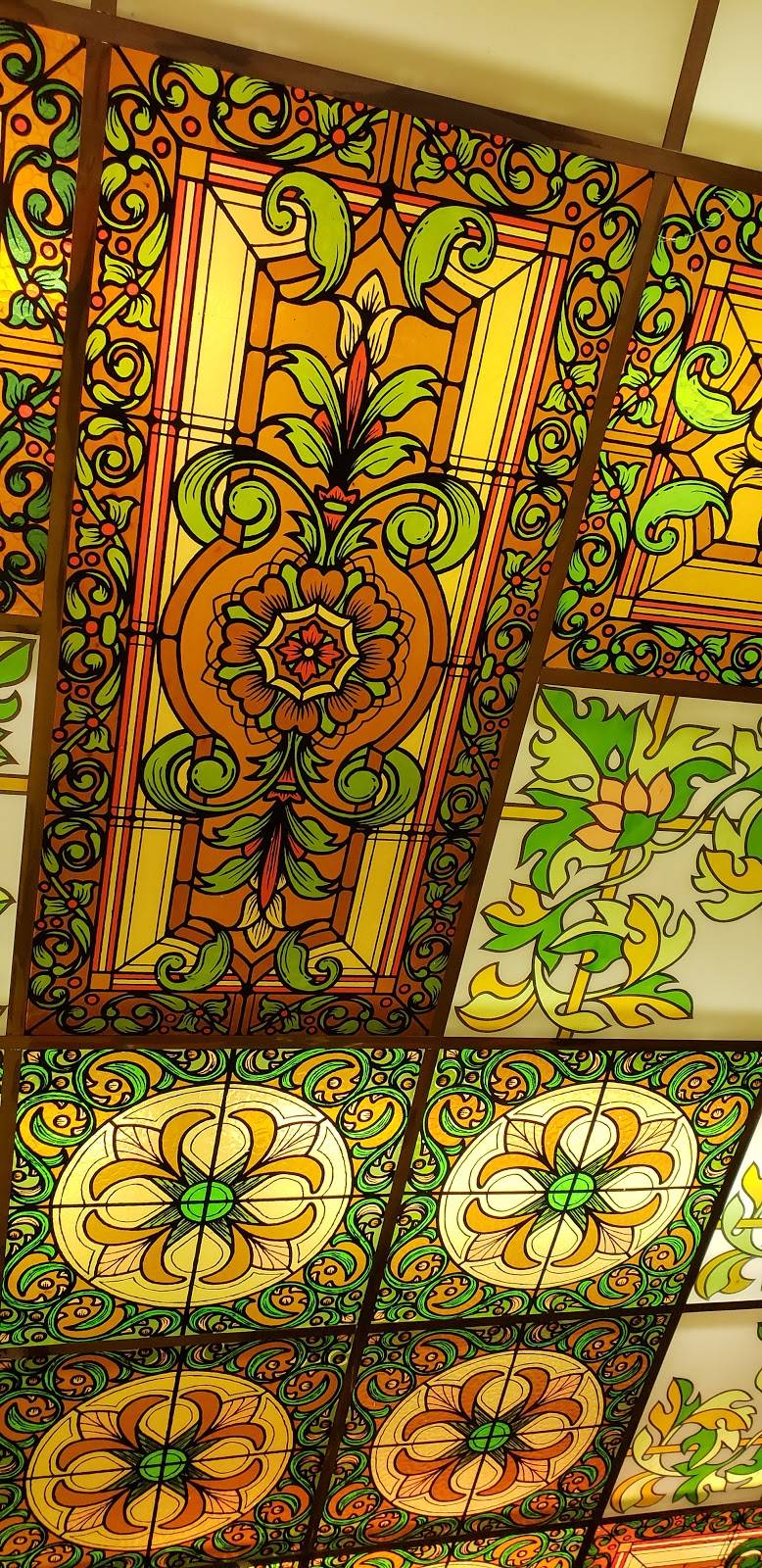 Karmalis Bar & Grill | restaurant | 1903 Harrison St, Oshkosh, WI 54901, USA | 9202359307 OR +1 920-235-9307