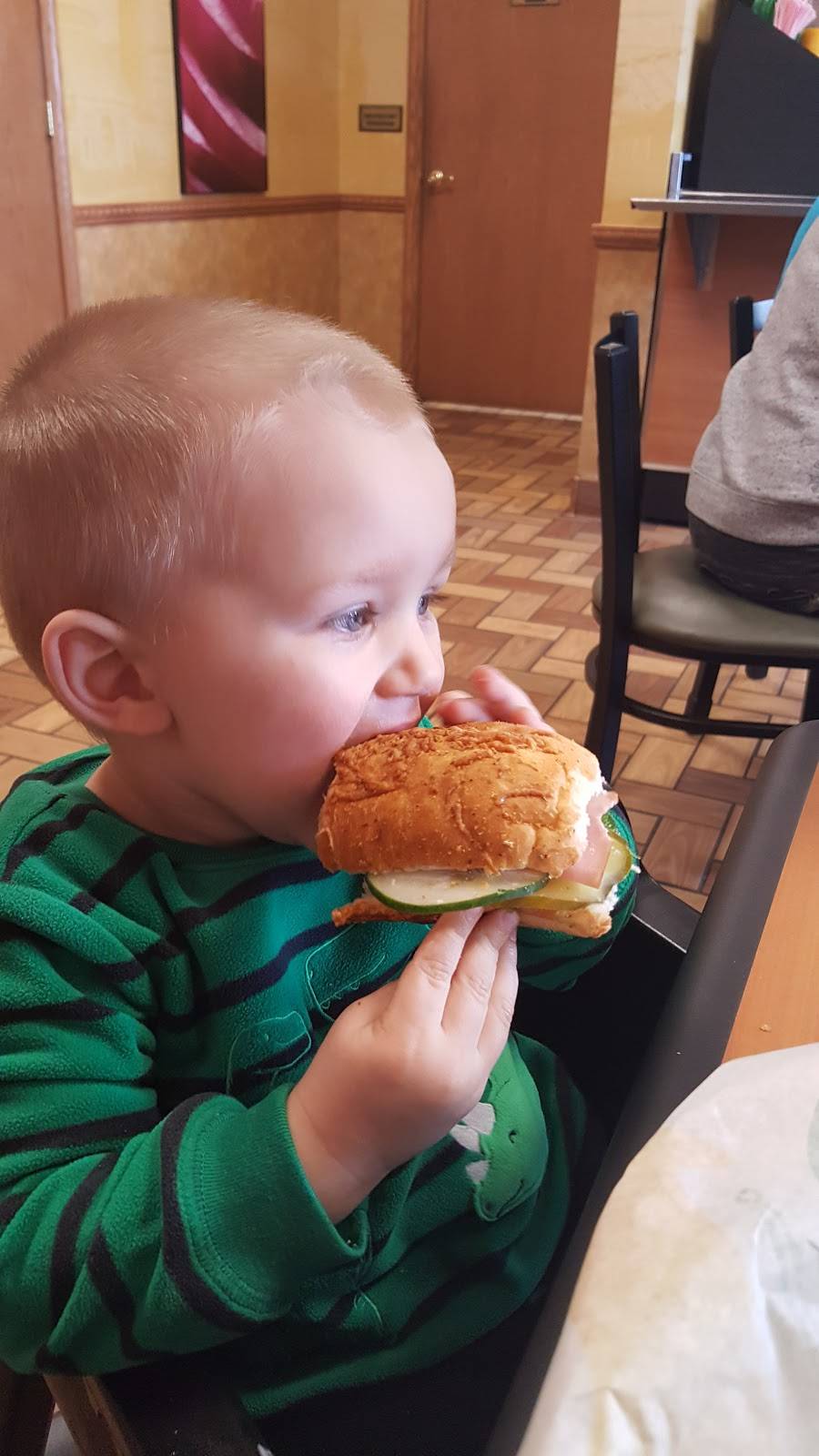 Subway | restaurant | 17 E River St, Newton Falls, OH 44444, USA | 3308721555 OR +1 330-872-1555