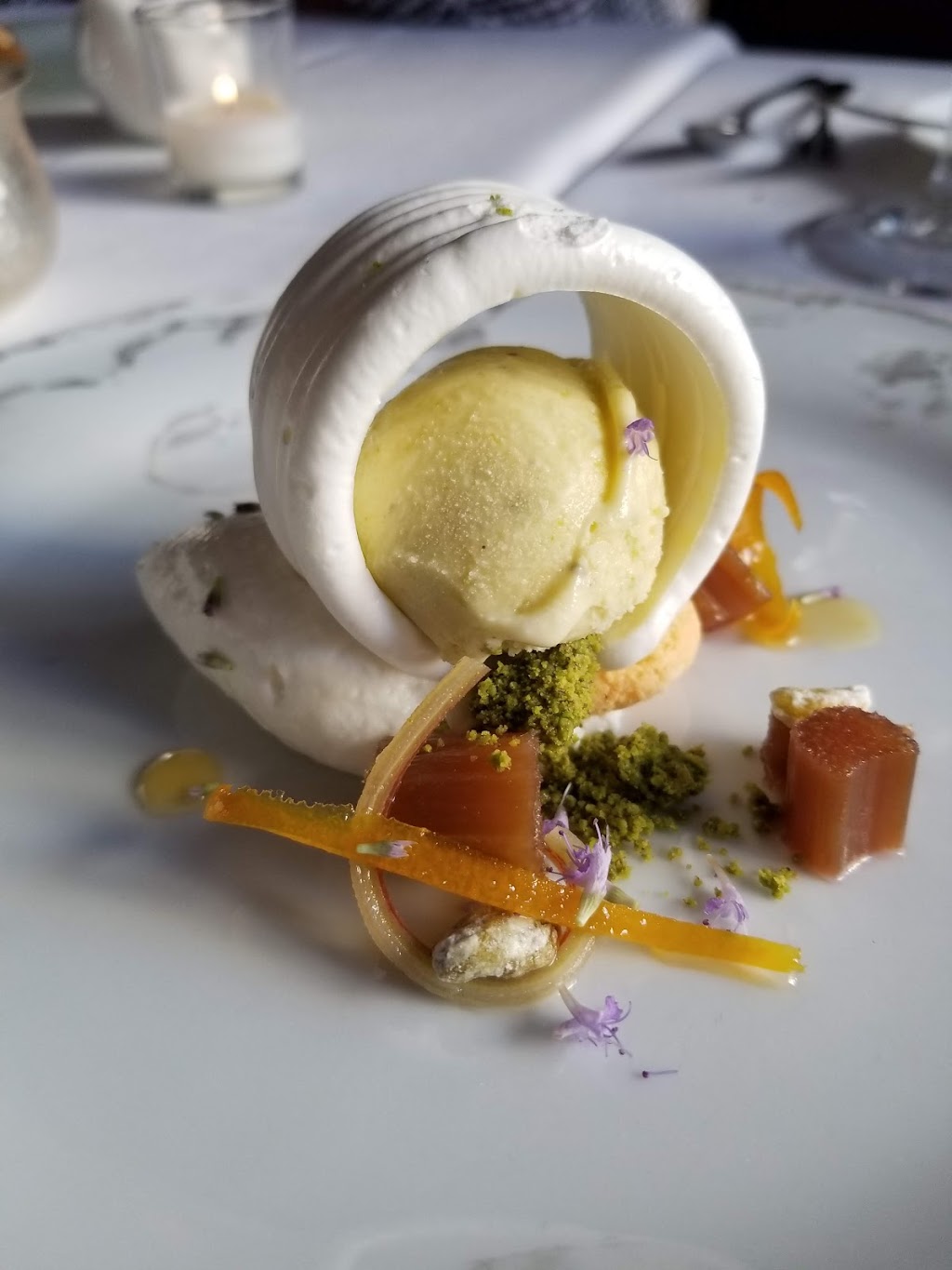 Brindille | restaurant | 534 N Clark St, Chicago, IL 60654, USA | 3125951616 OR +1 312-595-1616