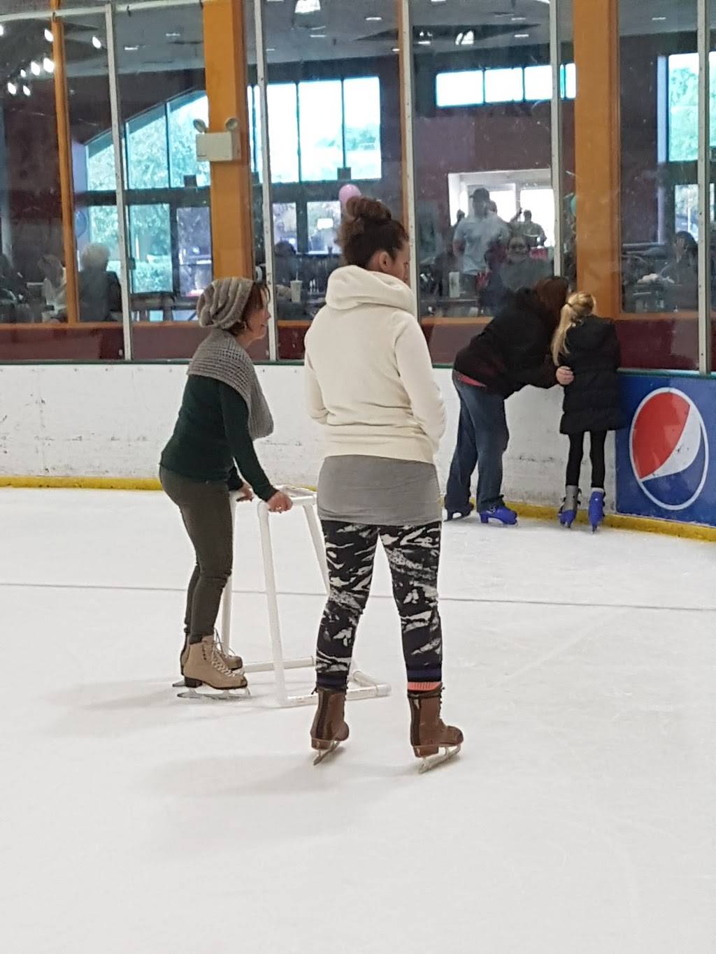 AZ Ice Peoria | restaurant | 15829 N 83rd Ave, Peoria, AZ 85382, USA | 6233341200 OR +1 623-334-1200