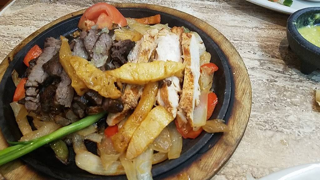 Salsas Mexican Restaurant | restaurant | 4604 Seawall Blvd, Galveston, TX 77551, USA | 4096212630 OR +1 409-621-2630