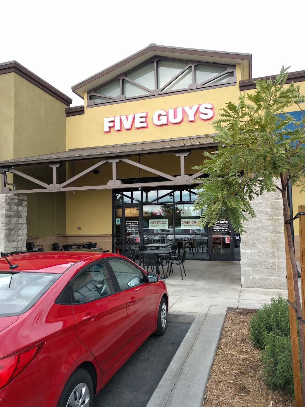 Five Guys | meal takeaway | 1050 W Gladstone St, San Dimas, CA 91773, USA | 9095991124 OR +1 909-599-1124