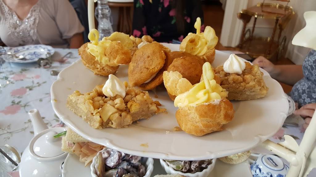 Swan House Tea Room | cafe | 225 W Sandusky St, Findlay, OH 45840, USA | 4194297926 OR +1 419-429-7926