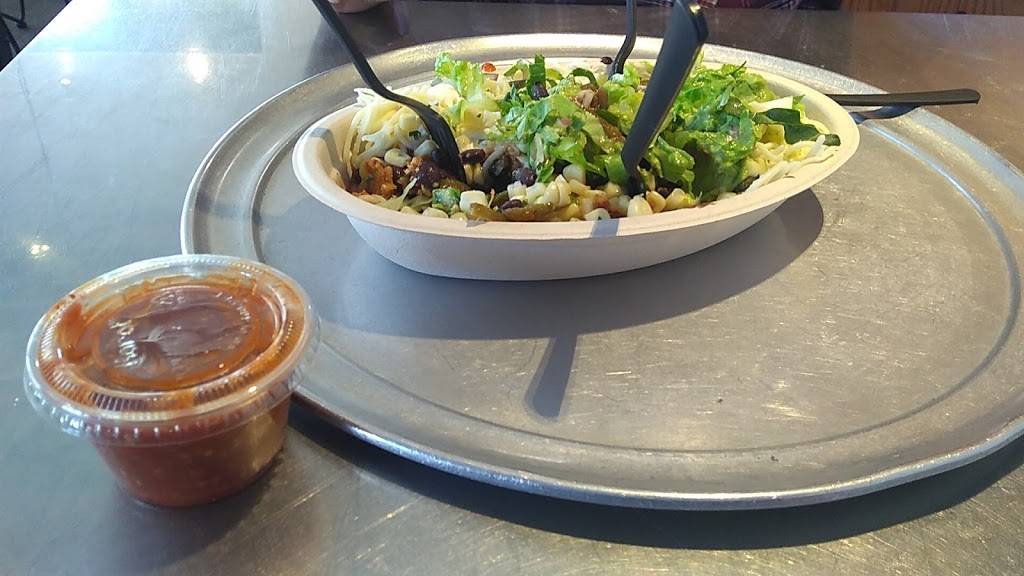 Chipotle Mexican Grill | restaurant | 3881 Valley Centre Dr, San Diego, CA 92130, USA | 8587240994 OR +1 858-724-0994