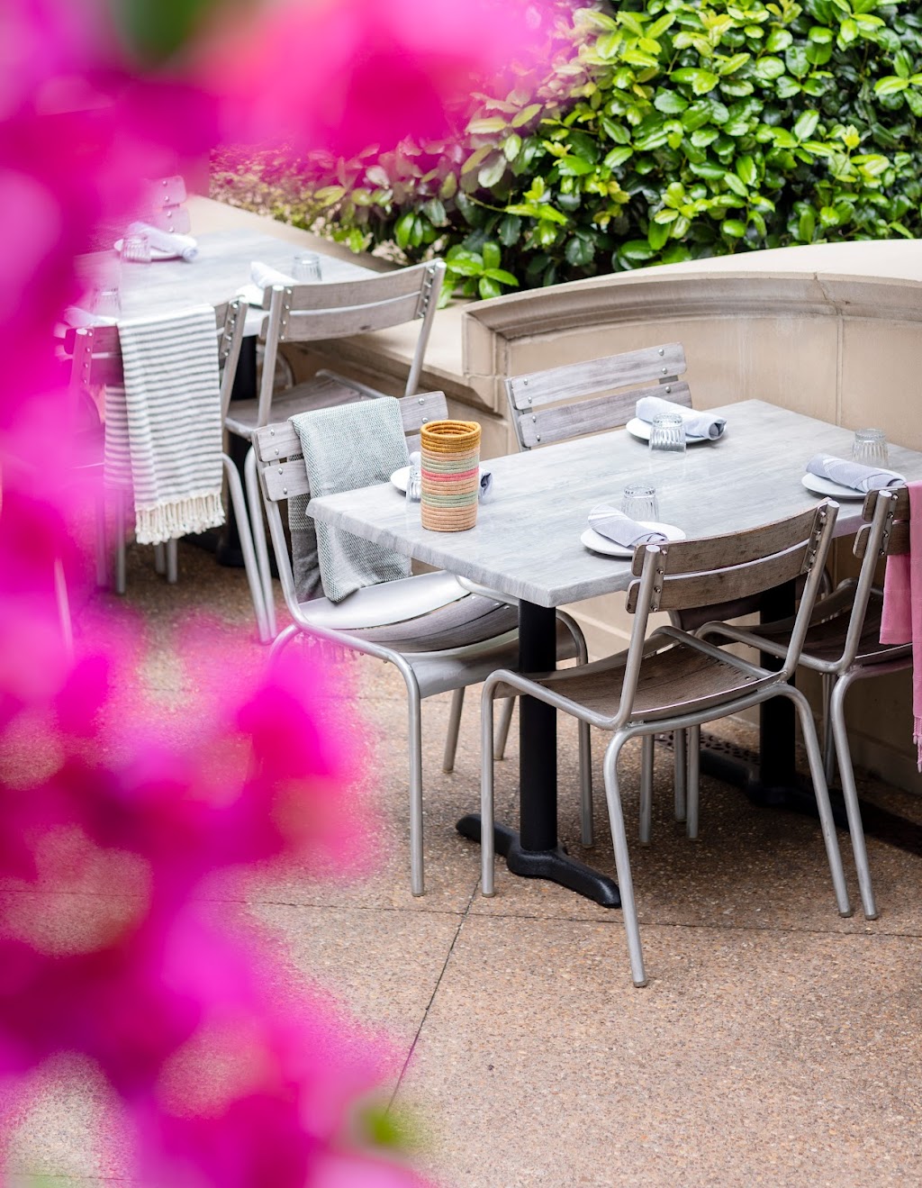 The Cape Restaurant & Beach Bar | restaurant | 700 Avalon Blvd, Alpharetta, GA 30009, USA | 6784592423 OR +1 678-459-2423