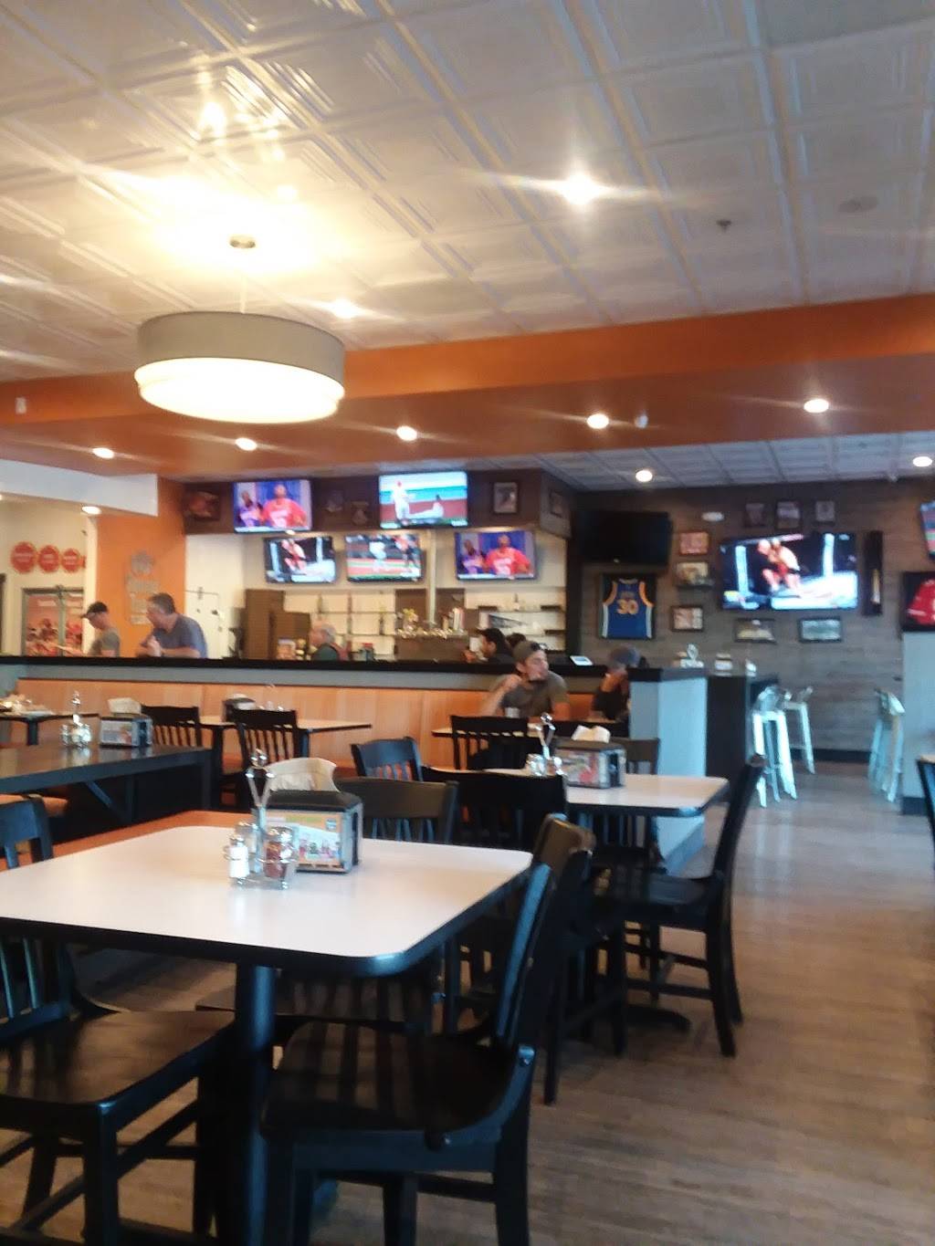 Round Table Pizza | meal delivery | 40 Raleys Town Centre, Rohnert Park, CA 94928, USA | 7075850555 OR +1 707-585-0555