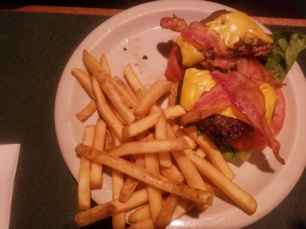 The Great American Pub | restaurant | 1736 Broadway, Raynham, MA 02767, USA | 5088244880 OR +1 508-824-4880