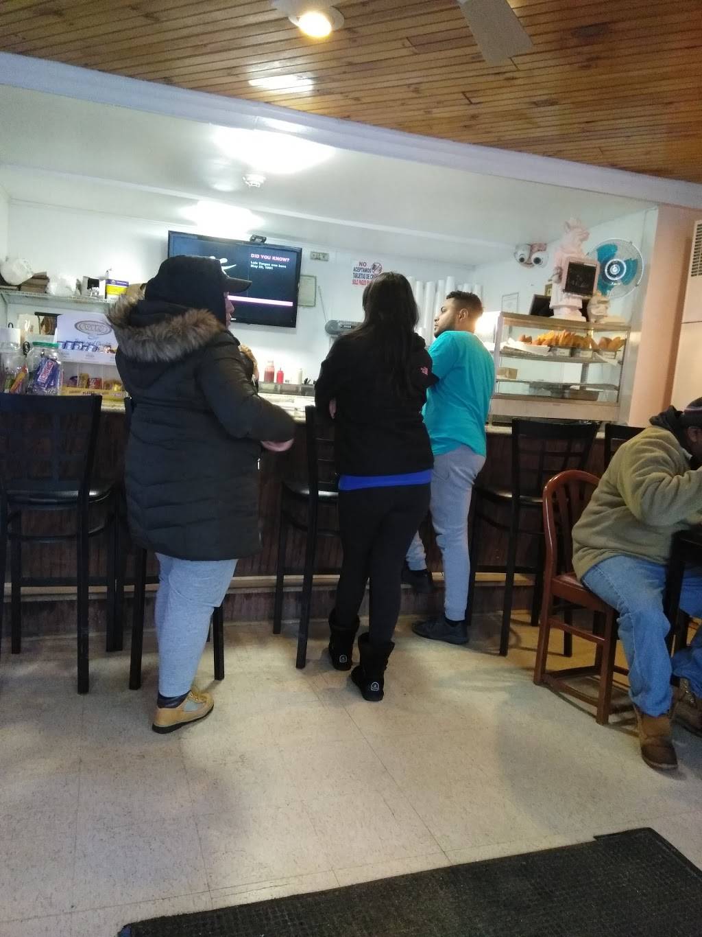 La Rubia Restaurant | restaurant | 130 Common St, Lawrence, MA 01840, USA | 9782082439 OR +1 978-208-2439