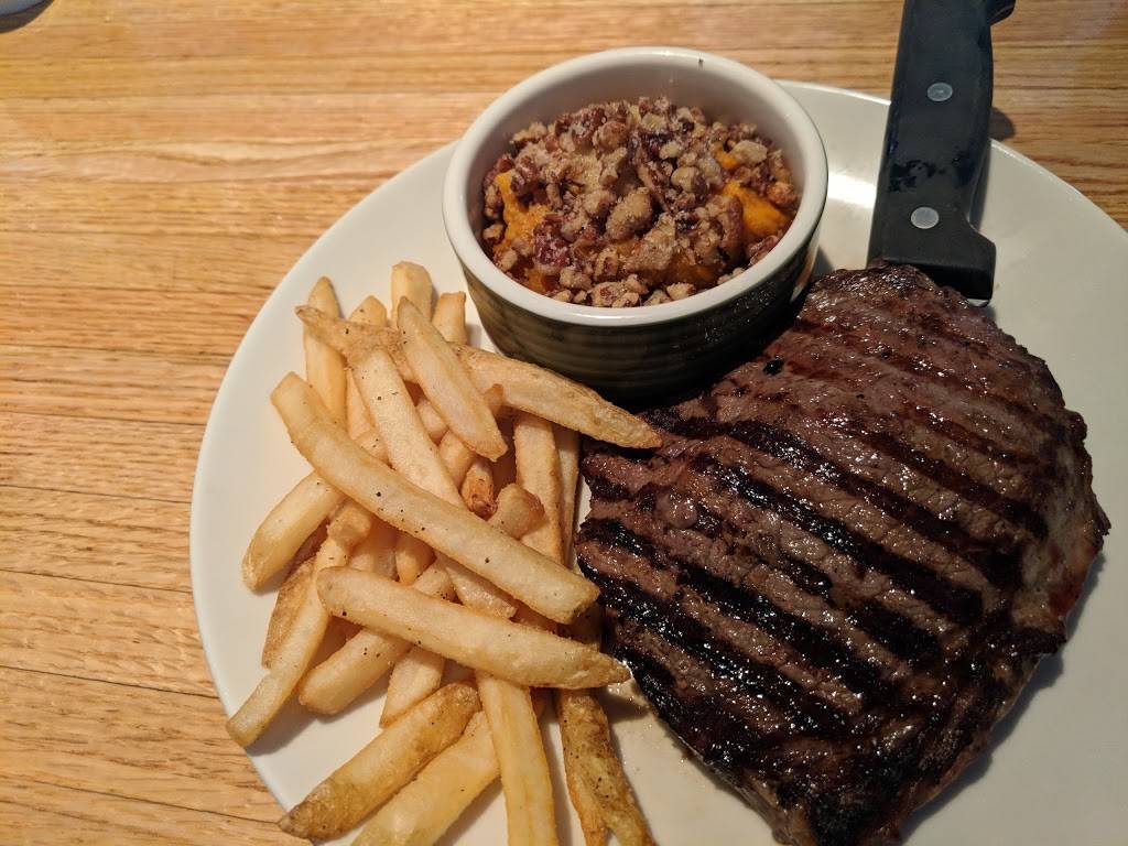 Applebees Grill + Bar | restaurant | 105 Sadler Ln, Emporia, VA 23847, USA | 4343369540 OR +1 434-336-9540