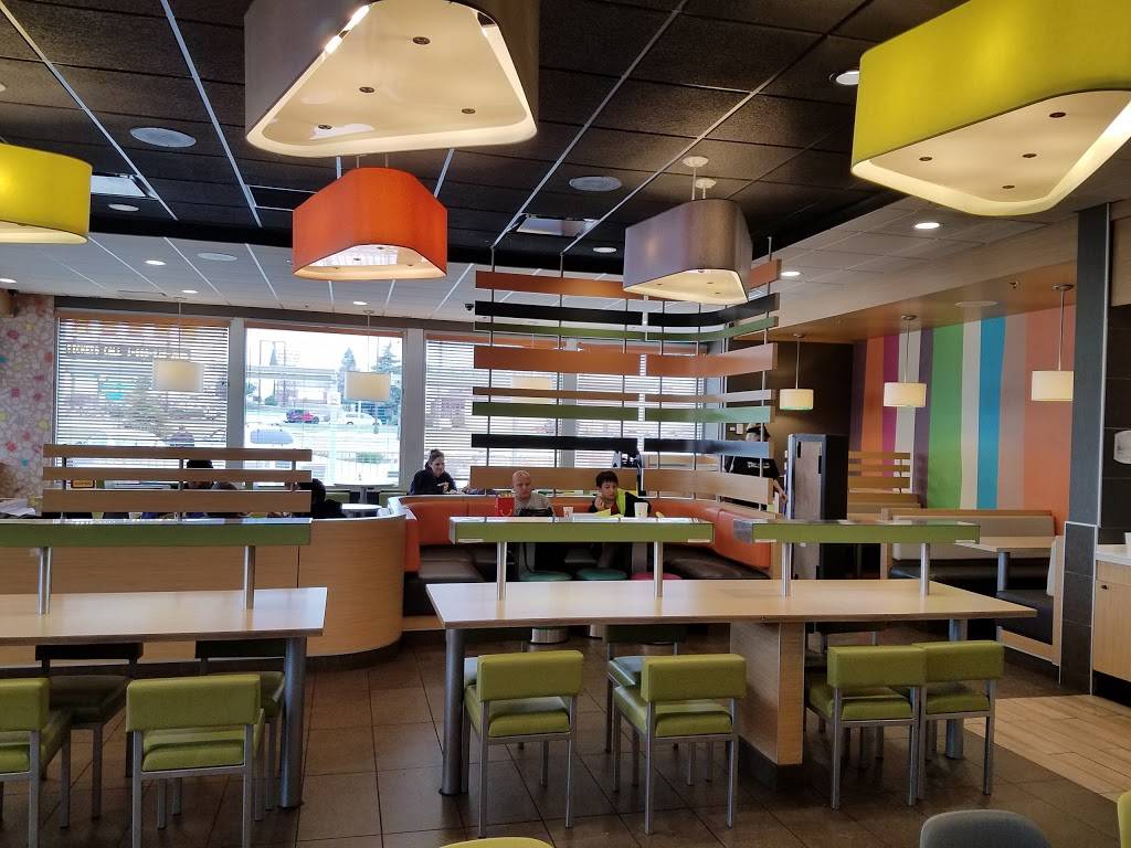 McDonalds | cafe | 12214 75th St, Kenosha, WI 53142, USA | 2628579322 OR +1 262-857-9322