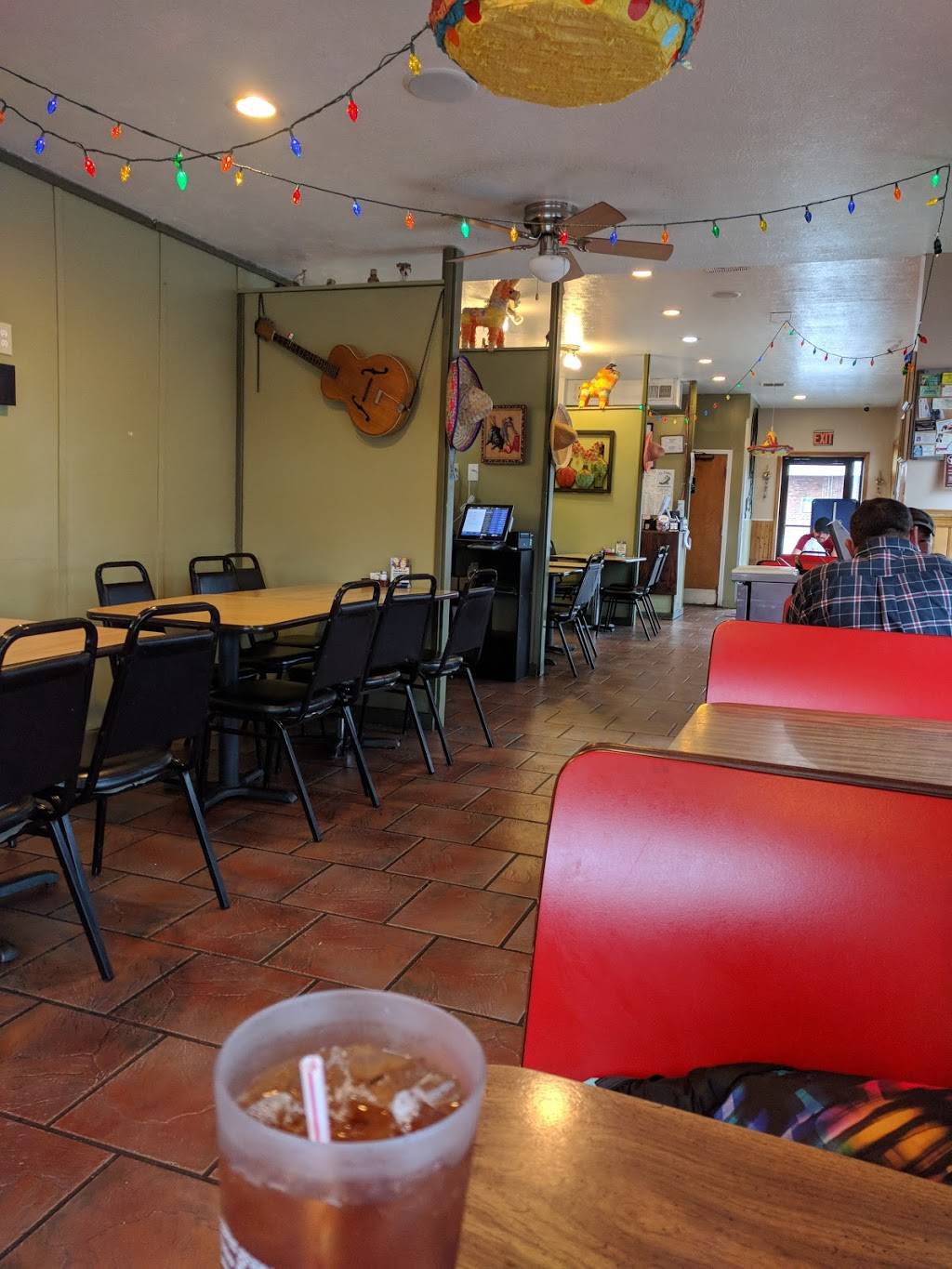 El Pobre Mexican Restaurant | restaurant | 116 Waynesville Plaza, Waynesville, NC 28786, USA | 8284569557 OR +1 828-456-9557