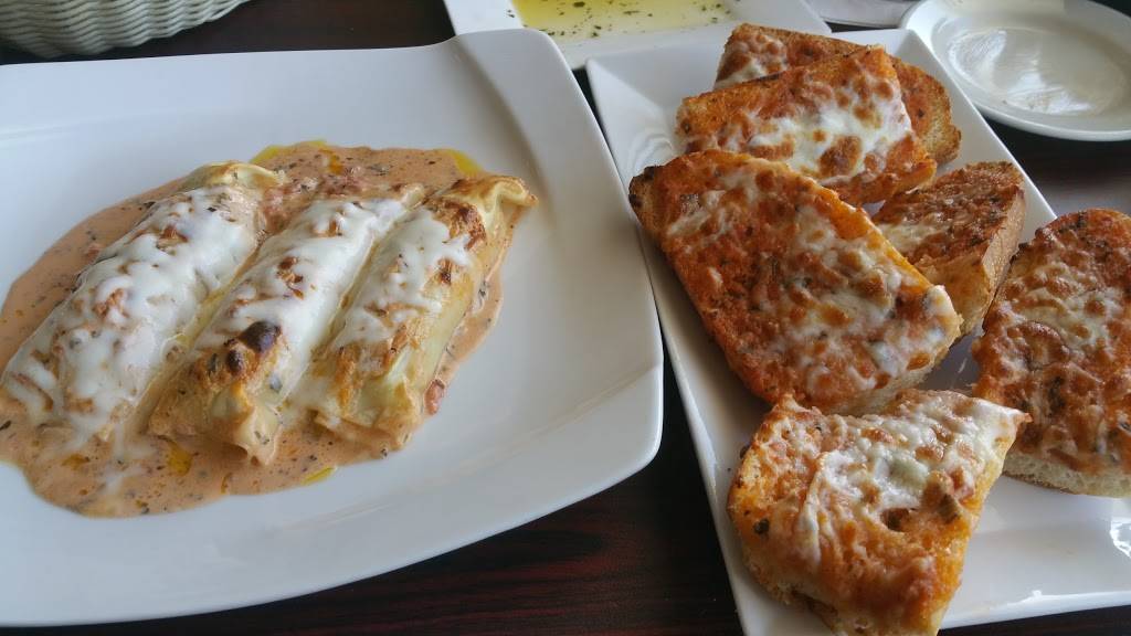 Gennaros Italian Kitchen | restaurant | 4600 Pennell Rd, Aston, PA 19014, USA | 6104973393 OR +1 610-497-3393