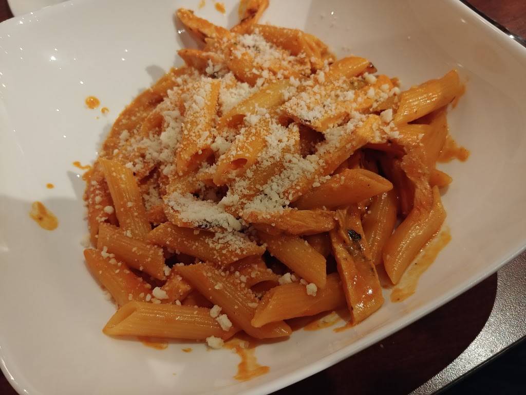 Calda Pizzeria & Restaurant | restaurant | 19 Hicksville Rd, Massapequa, NY 11758, USA | 5168820008 OR +1 516-882-0008