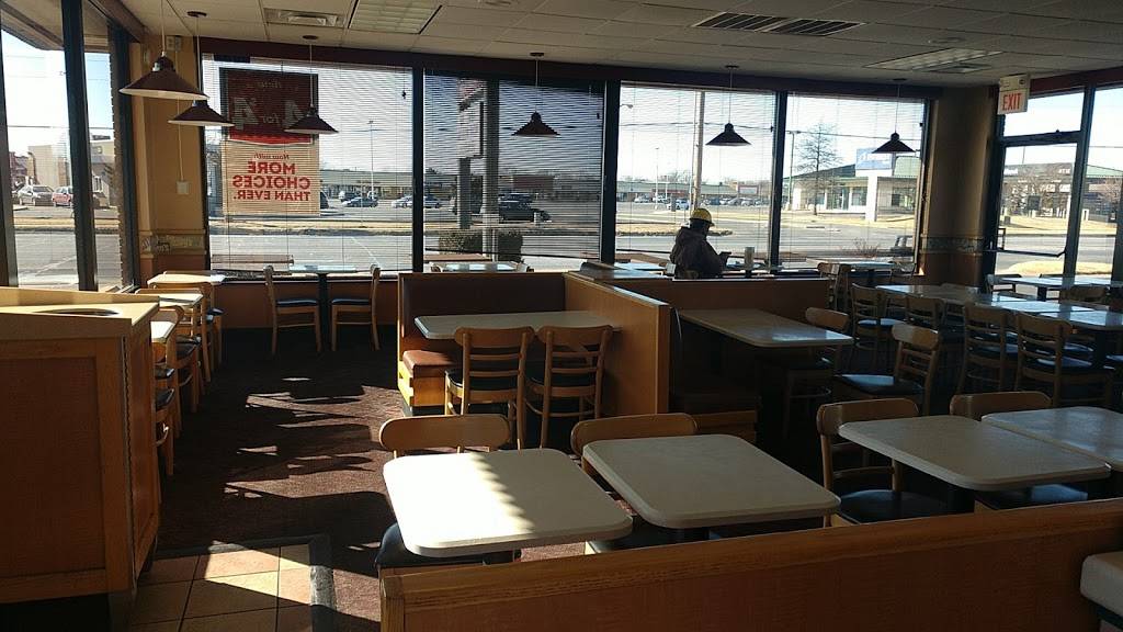 Wendys | restaurant | 2504 S Seneca St, Wichita, KS 67217, USA | 3162699178 OR +1 316-269-9178