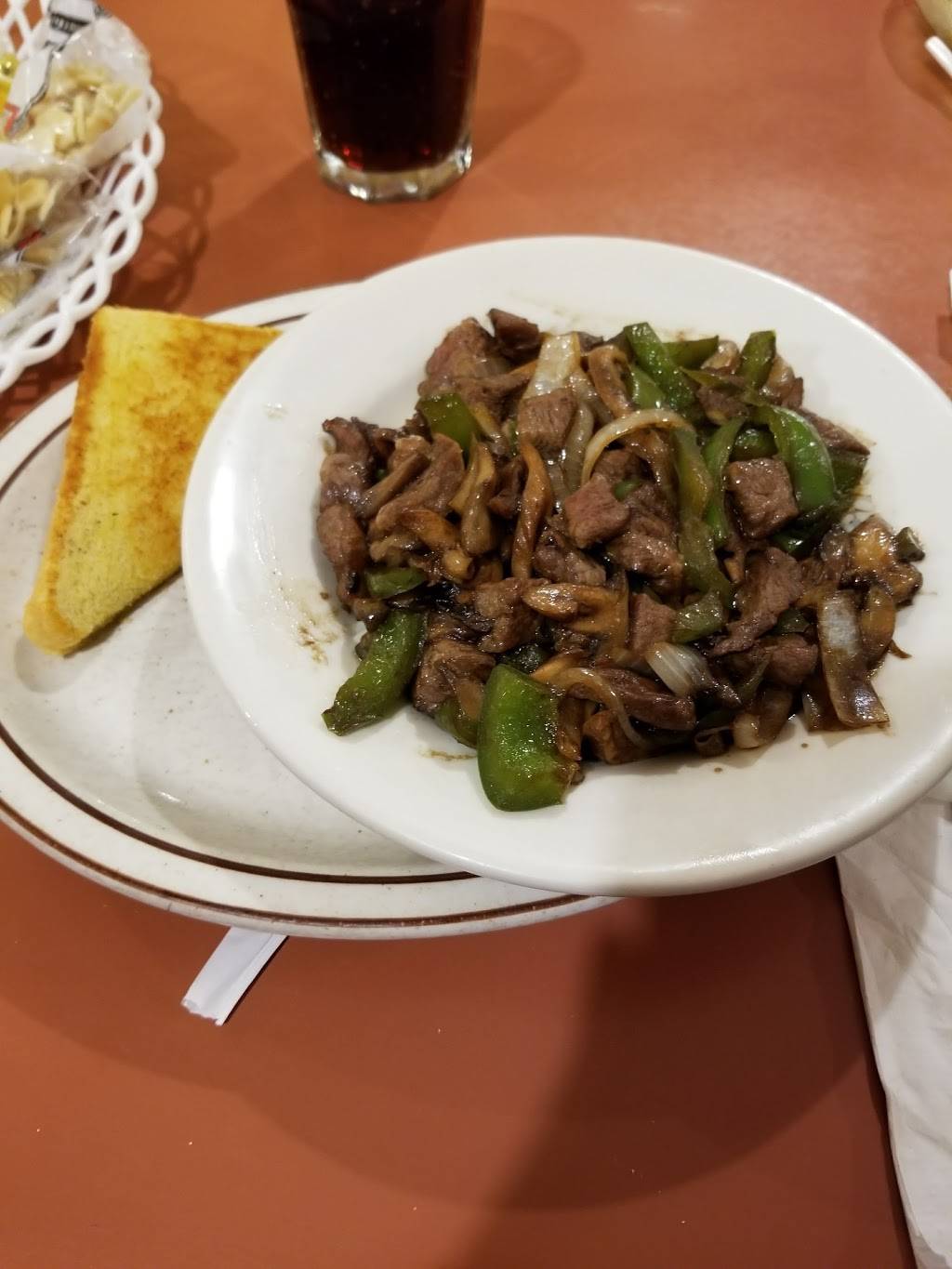 Red Rooster Restaurant | restaurant | 1151 W 37th Ave, Hobart, IN 46342, USA | 2199424615 OR +1 219-942-4615