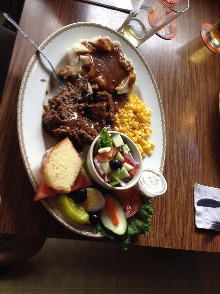 Airport Bar & Grill | restaurant | 6065 CA-49, Mariposa, CA 95338, USA | 2093778444 OR +1 209-377-8444