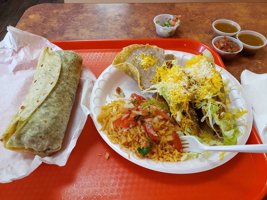 Los Jilbertos Taco Shop Temecula | restaurant | 4821, 30571 Temecula Pkwy, Temecula, CA 92592, USA | 9516766101 OR +1 951-676-6101