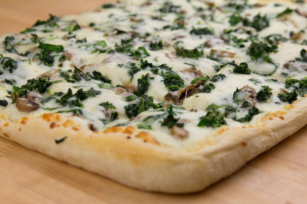 Westgate Pizza Company - Austintown | restaurant | 4401 Mahoning Ave, Youngstown, OH 44515, USA | 3307993900 OR +1 330-799-3900