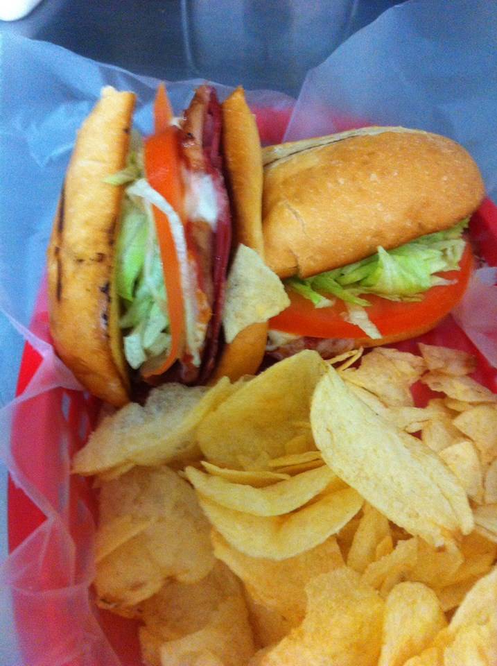 Crows Nest Diner & Pizzeria | restaurant | 206 MO-21, Caledonia, MO 63631, USA | 5737793463 OR +1 573-779-3463