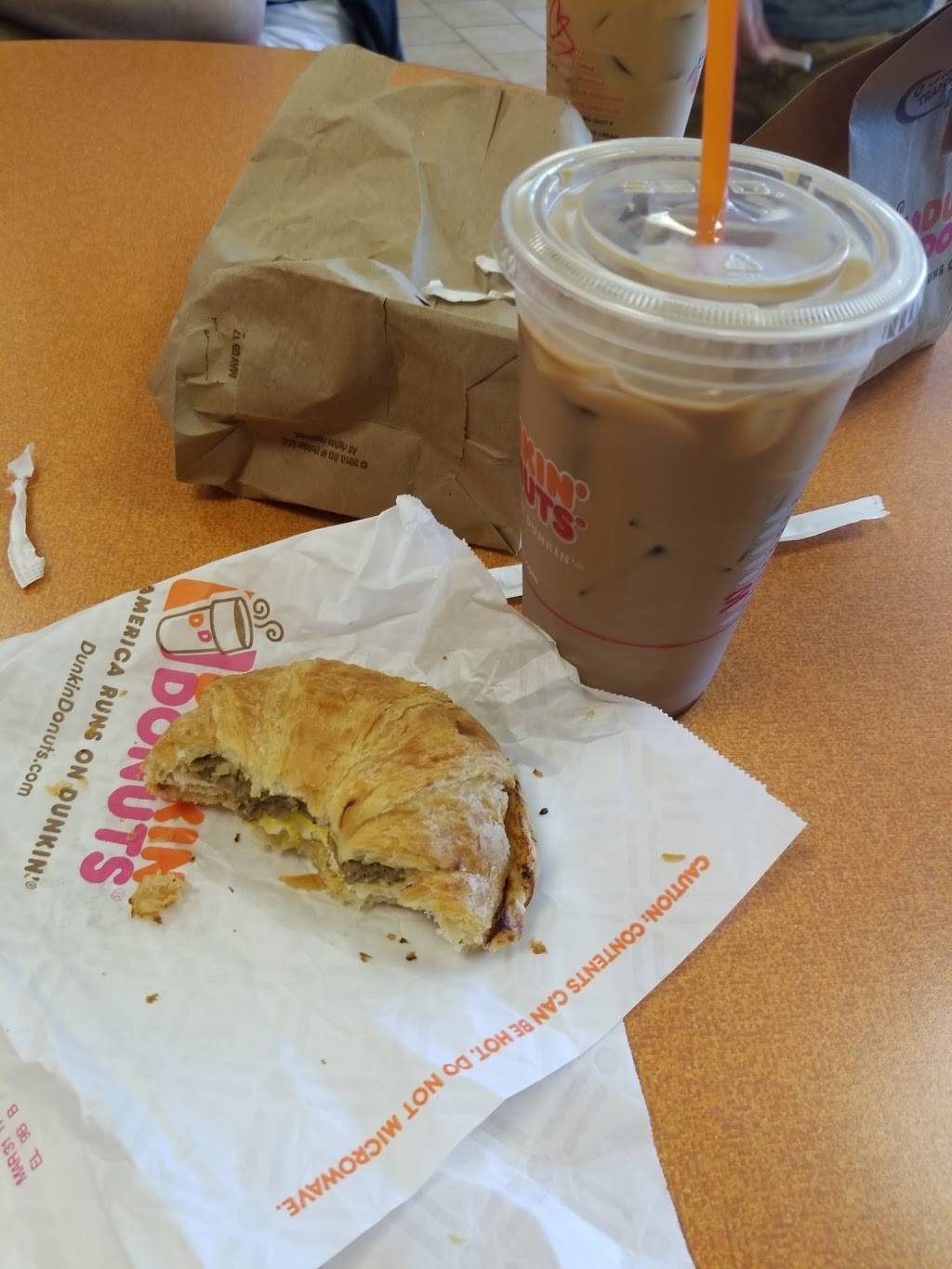 Dunkin | bakery | 650 Memorial Dr, Chicopee, MA 01020, USA | 4132687220 OR +1 413-268-7220