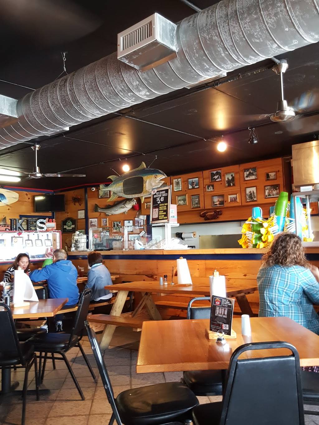 Ikes Famous Crabcakes | restaurant | 1344 Boardwalk, Ocean City, NJ 08226, USA | 6098141700 OR +1 609-814-1700