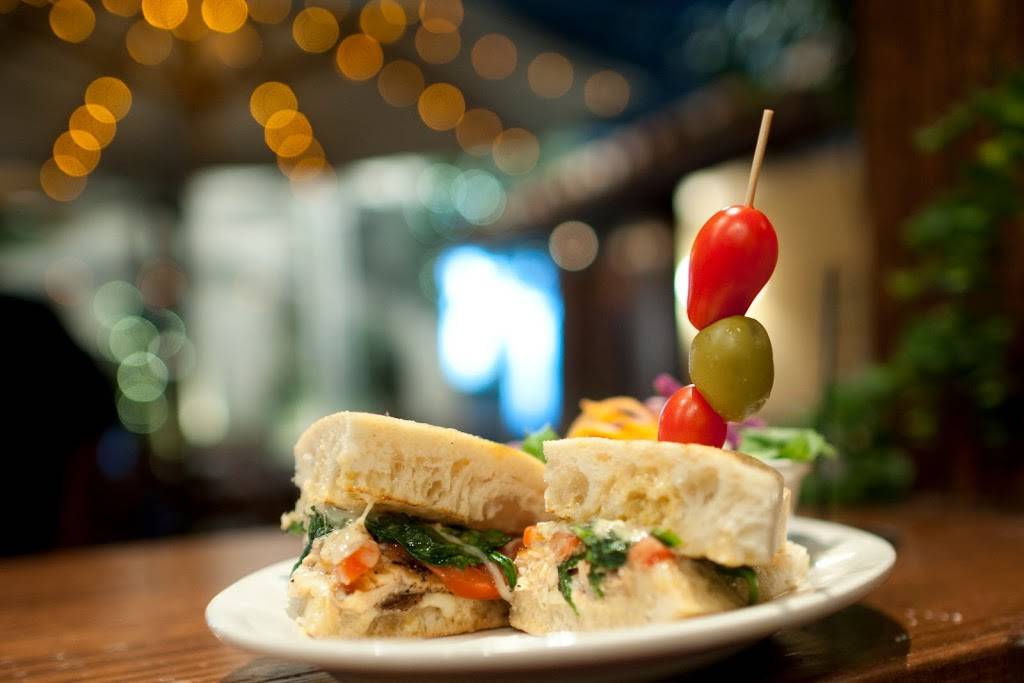 Luigis Patio Ristorante | restaurant | 3975 Texas 6 Frontage Rd #100, College Station, TX 77845, USA | 9796932742 OR +1 979-693-2742