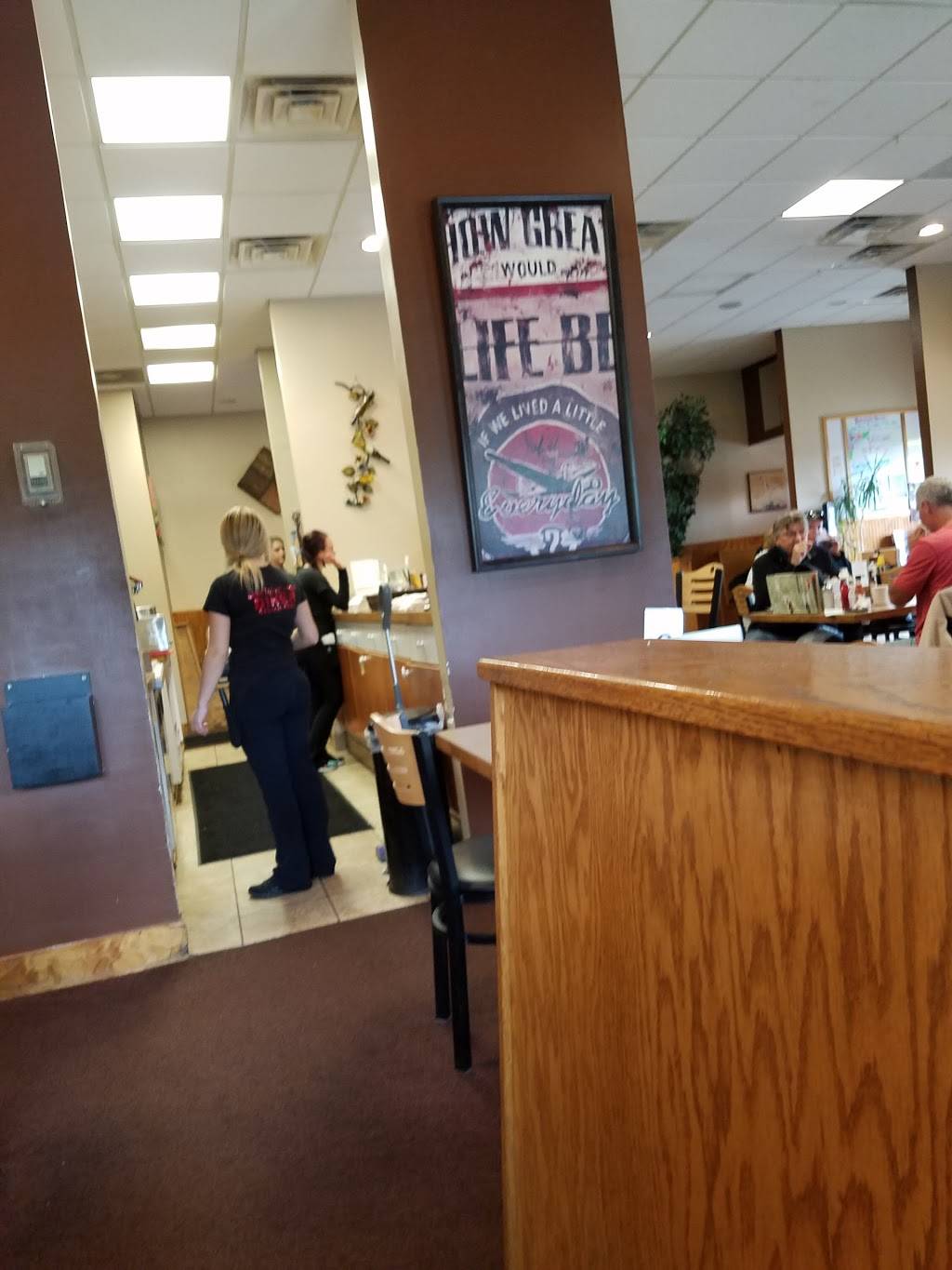 Mimis Diner | restaurant | 5589 M-36 #7, Pinckney, MI 48169, United States | 8102319800 OR +1 810-231-9800